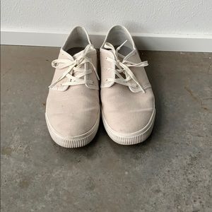 Toms shoes